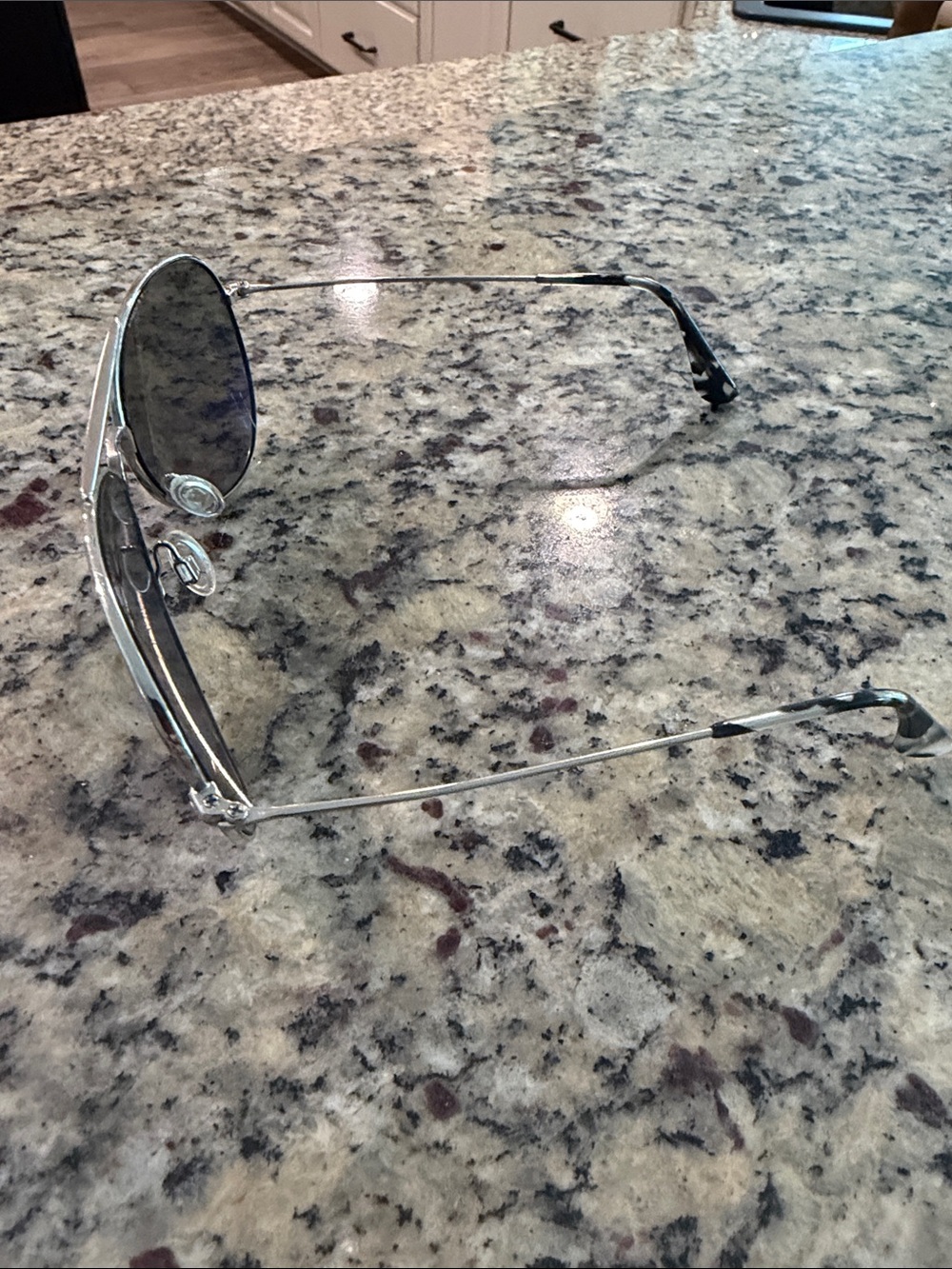 Maui Jim Silver Frame Sunglasses with Blue Mirrored Lenses Maverick - Picture 9 of 14